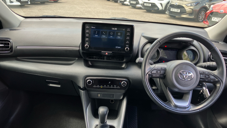 Toyota Yaris 1.5 Hybrid Design 5dr CVT Hybrid Hatchback